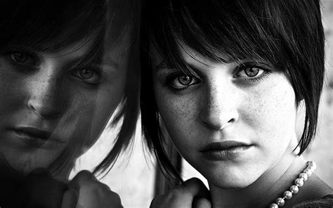 Beautiful Girl Portrait Photography , Women portrait photography, Black & White Portrait ...
