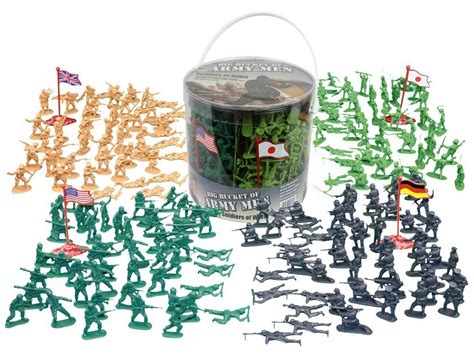 Army Men Action Figures - 200+ WWII Toy Soldiers - 26 Unique World War 2 Military Men Playset in ...