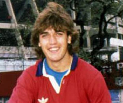 Gabriel Batistuta Biography - Facts, Childhood, Family Life & Achievements