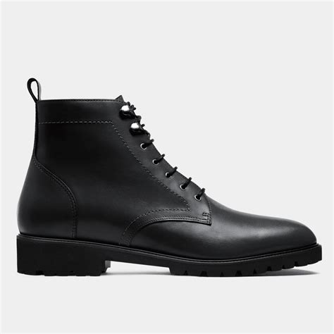 Men Boots in black leather