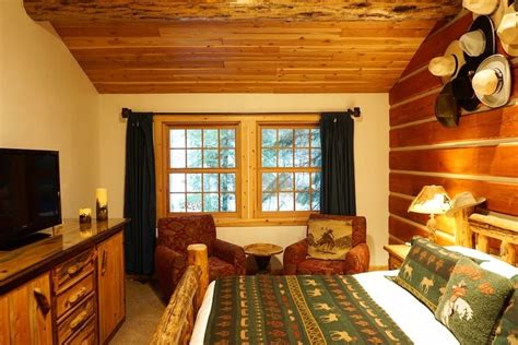 Rooms & Suites | Hidden Moose Lodge | Lodging Whitefish Montana