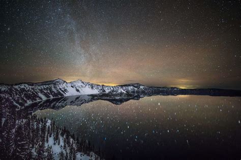 Crater Lake Night ⋆ We Dream of Travel Blog