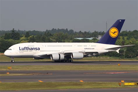 File:Lufthansa A380-800(D-AIMA) (4691589043).jpg - Wikimedia Commons