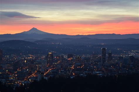 Another beautiful sunrise over Portland : r/oregon