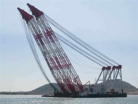 2000 ton floating crane 2000t crane barge rent sell charte… | Flickr