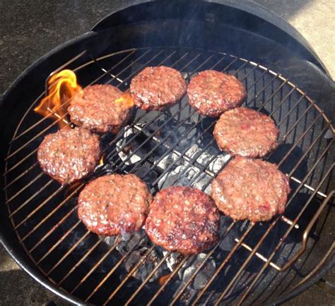 5 Tips for Easier, Better Burger Grilling – #FoodieScore