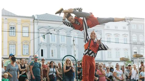 Circus Acts, Magicians and Fire Breathers: All the Acts Performing at ...