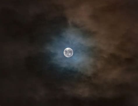 Moon on Night Sky · Free Stock Photo