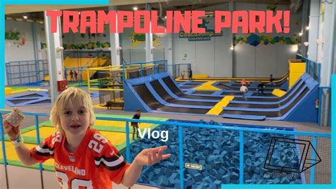 BIRTHDAY PARTY AT TRAMPOLINE PARK! - Vlog 3 - YouTube