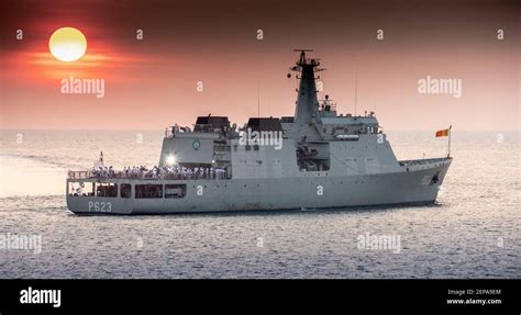 Sri Lanka Navy ship Stock Photo - Alamy