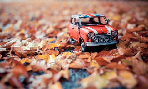 Creative and Beautiful Photography ideas With Little Cars | 99inspiration