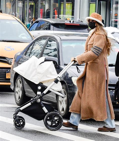 Gigi Hadid’s Baby Stroller Style Is a High-Low Mix | Teen Vogue