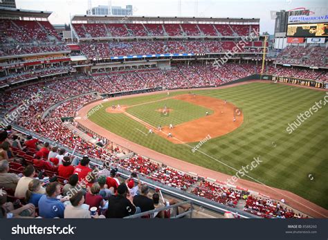 633 Cincinnati reds stadium Images, Stock Photos & Vectors | Shutterstock