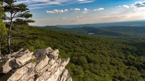 10 Best Trails and Hikes in West Virginia for Amazing View!