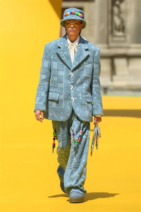 Louis Vuitton Spring Summer 2023 Men Runway Magazine - RUNWAY MAGAZINE ® Official