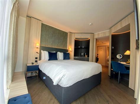 The Westminster London, Curio collection by Hilton hotel review - Turning left for less