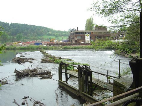 Milford Mill weir © Alan Murray-Rust cc-by-sa/2.0 :: Geograph Britain and Ireland