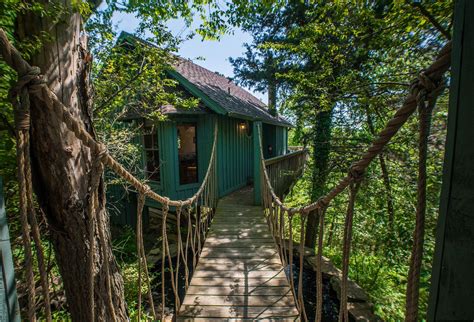 Treehouse Cottages in Eureka Springs, Arkansas - 03 Cedar Shade Treehouse