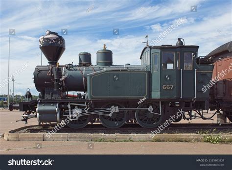 Side View Old Steam Locomotive Stock Photo 2115803327 | Shutterstock