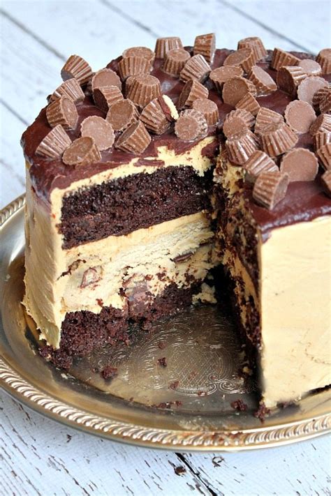 Chocolate- Peanut Butter Cup Cheesecake Cake