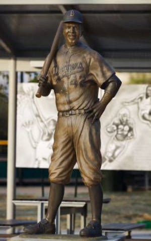 Jackie Robinson statue stolen from baseball field in Wichita, Kansas ...