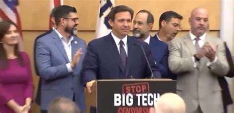 WATCH: Ron DeSantis gets EPIC standing ovation when answering deranged ...