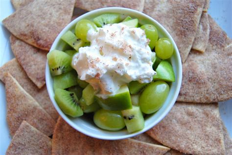 SteakNPotatoesKindaGurl: Green Fruit Salad