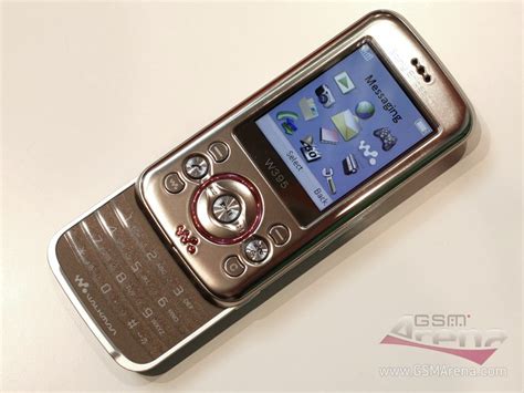 Sony Ericsson W395 pictures, official photos