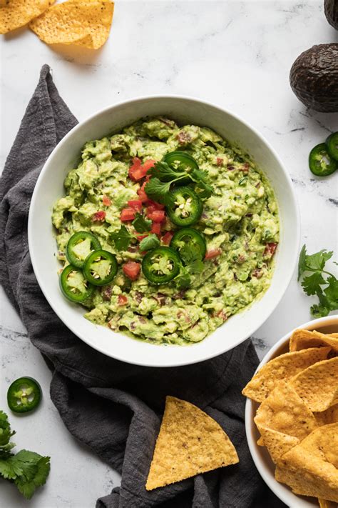 Healthy Guacamole (stays green!) - The Live-In Kitchen