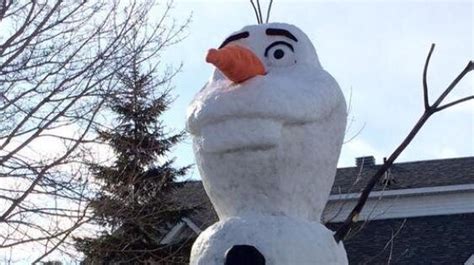 Giant Snowman Of Olaf From 'Frozen' Stuns Community Outside Montreal ...