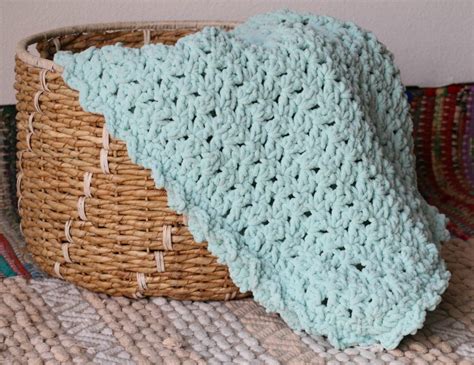 Add a Border to the Easy Crochet Baby Blanket Tutorial | Crochet baby blanket tutorial, Easy ...