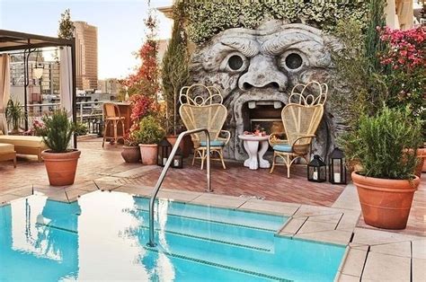 hotels in bend with outdoor pools - billey-maire