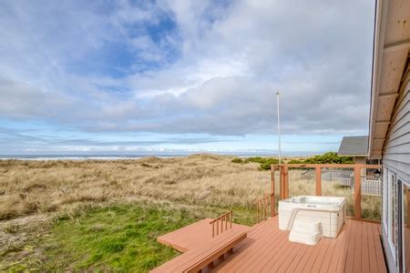 Oregon Oceanfront Homes | Meredith Lodging