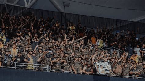 LAFC supporters groups don camouflage for "united front" on Trafico trip | MLSSoccer.com