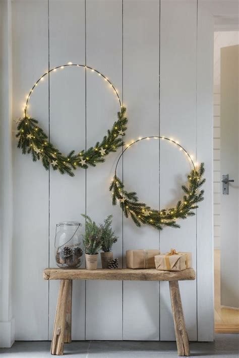 50 Light Christmas Wreaths That Inspire - Shelterness