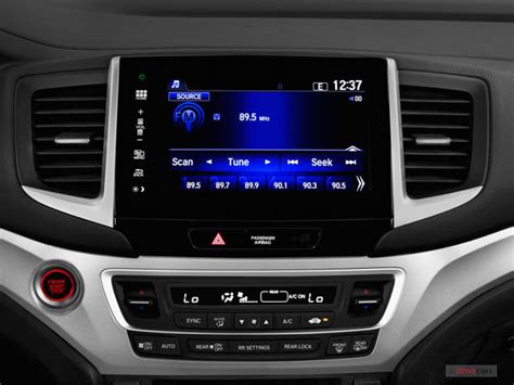 2017 Honda Pilot: 132 Interior Photos | U.S. News