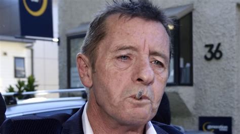 Phil Rudd, AC/DC drummer, charged with breach of house arrest | CBC News