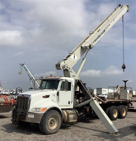 Boom Truck Cranes | Boom Trucks for Sale | Dozier Crane & Machinery Co.