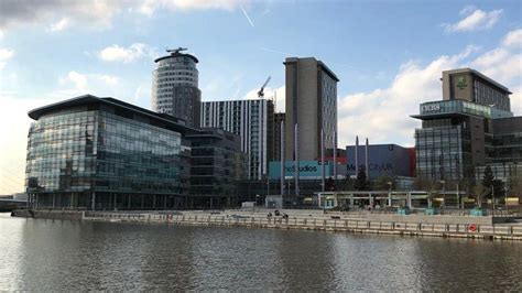 Salford City Council to create new Quays waterfront town centre - BBC News