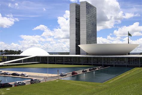 Oscar Niemeyer - Photo Portfolio of Selected Works