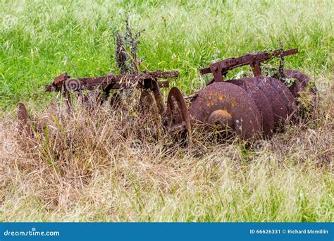 Rusty Old Texas Metal Farm Equipment In Field Stock Image - Image of tires, pasture: 66626331