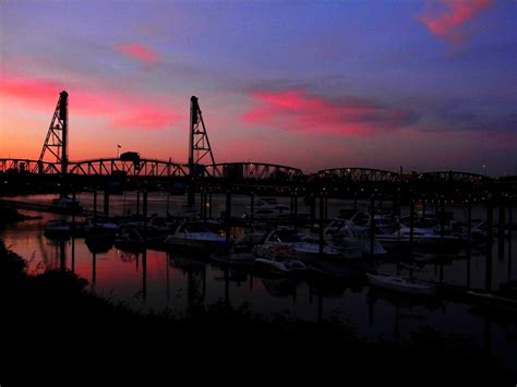 Portland, Oregon Waterfront Sunset : r/NiGHTS