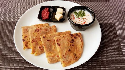 Aloo Paratha Recipe | Easy Stuffed Aloo Paratha - Palate's Desire