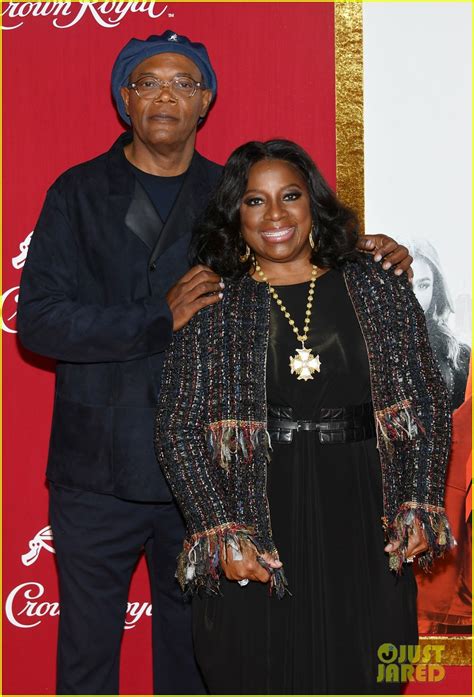 Samuel L. Jackson Brings 3 Generations of 'Shaft' to NYC Premiere ...