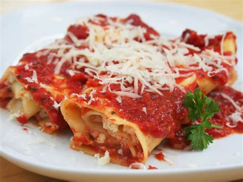 Mom's Famous Manicotti (or Stuffed Shells) Recipe | CDKitchen.com