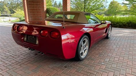 2004 Chevrolet Corvette Convertible at Chicago 2021 as T146 - Mecum Auctions