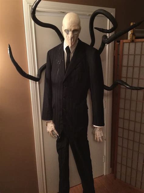 Slenderman | Creepy halloween costumes, Halloween props diy, Alien halloween