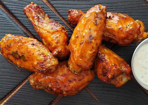 Kosmos Q Spicy Garlic Wings - For the Wing