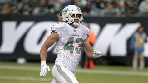 Andrew Van Ginkel, LB, Miami Dolphins | Football | wiscnews.com