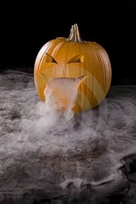 Halloween decorations, how to make a fog maker | HubPages